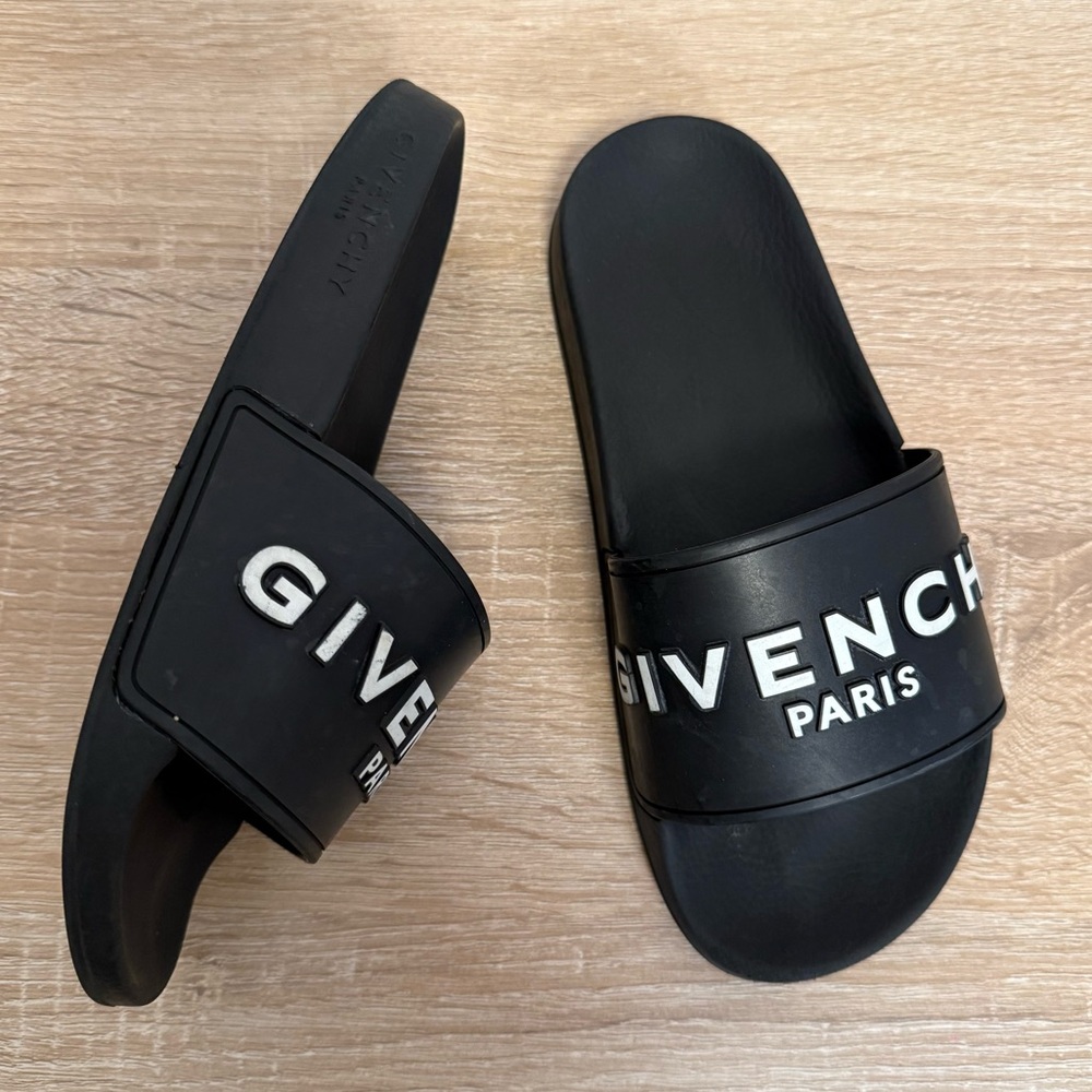 Givenchy black rubber logo-print slides women’s Sz 35/5 - Picture 1 of 8
